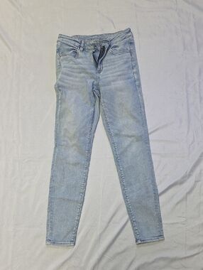American Eagle Outfitters Light Wash Women’s Skinny Jeans